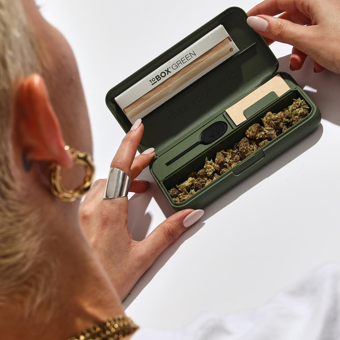 2024 Holiday Gift Guide for Luxury Weed Box with Accessories