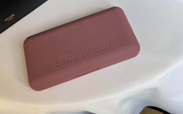 A Guide for buying a weed box with a tray